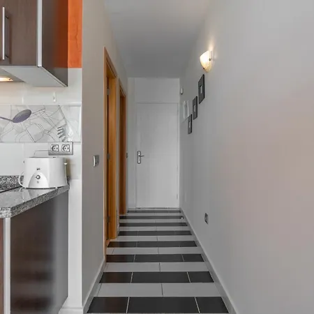 Optimist Tenerife アパートホテル プラヤ・デ・ラス・アメリカス