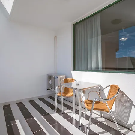 アパートホテル Optimist Tenerife プラヤ・デ・ラス・アメリカス