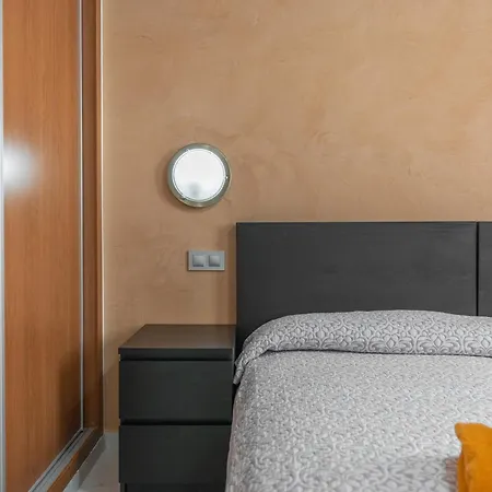 Optimist Tenerife アパートホテル